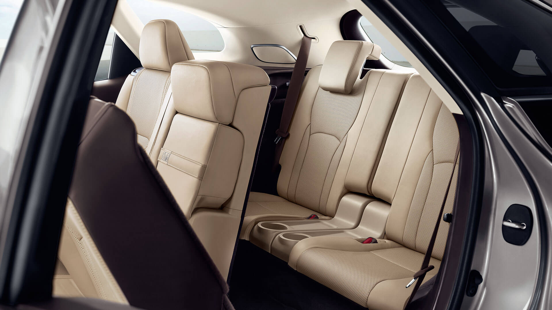 Markazia Lexus Launches Exclusive Campaign for Seven-Seater RX450hL Markazia Lexus Launches Exclusive Campaign for Seven-Seater RX450hL