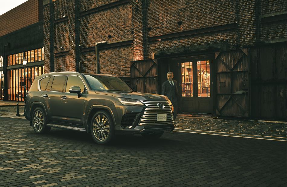 Markazia Lexus Dealer Jordan LX 700 HEV New Hybrid